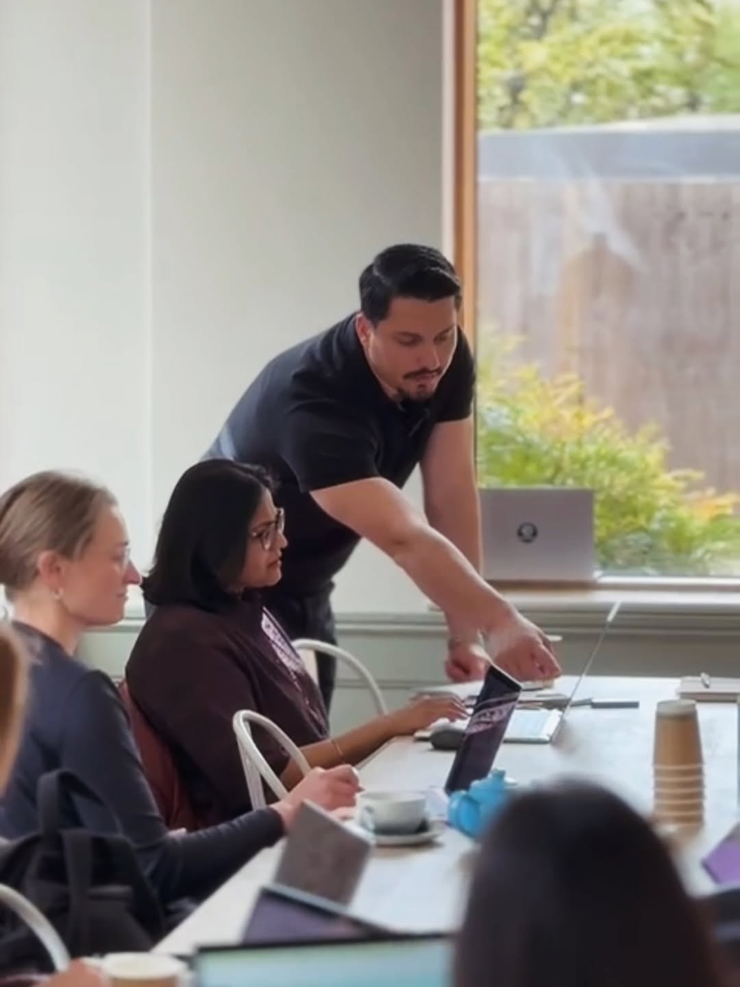 Shap Helping a Client with PPC Marketing Services - Mass Reach